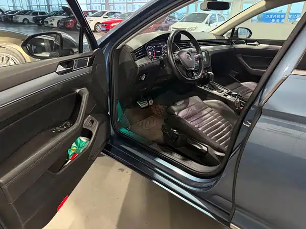 Volkswagen Viloran 2018