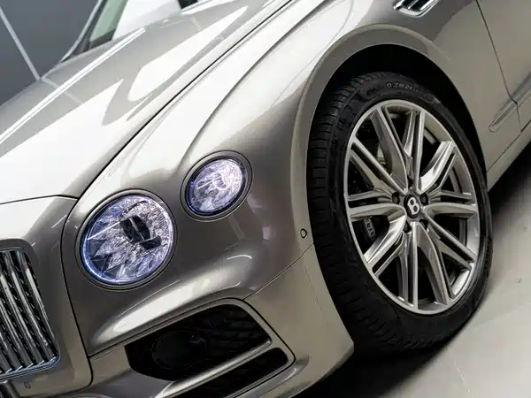 Bentley Flying Spur Plug-In Hybrid 2023