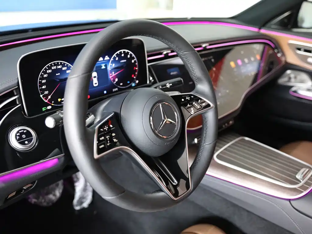 Mercedes-Benz E-Class 2025 — фото 13