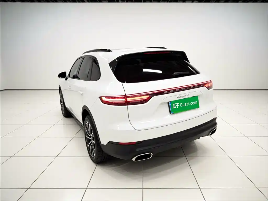 Porsche Cayenne 2018 — фото 23