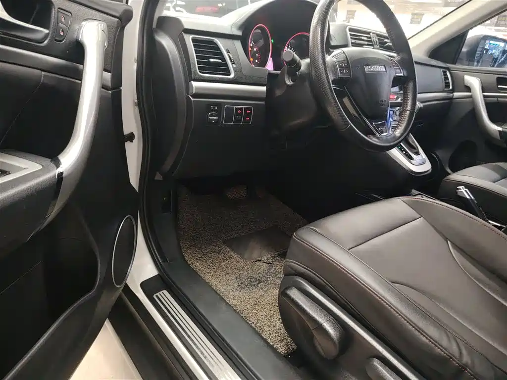 Haval M6 2018 — фото 16
