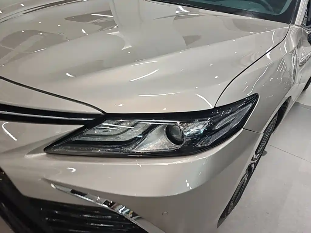 Toyota Camry 2022 — фото 24