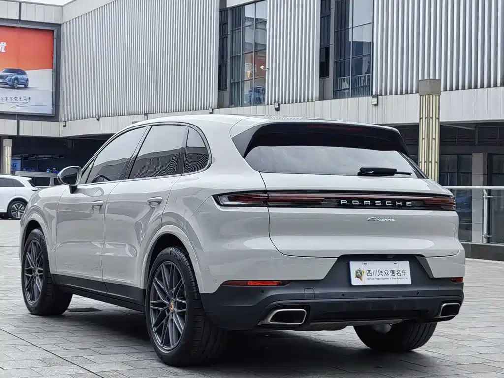 Porsche Cayenne 2024