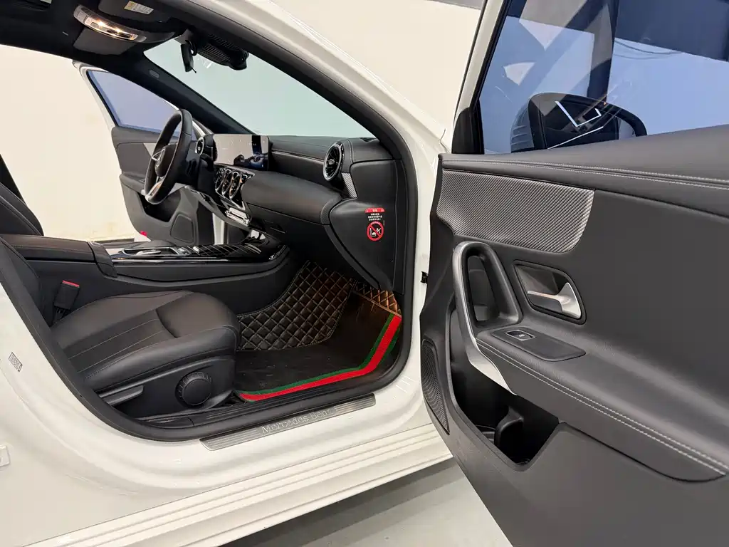 Mercedes-Benz A-Class 2023 — фото 14