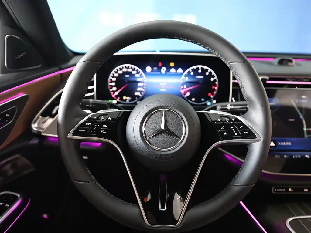 Mercedes-Benz E-Class 2025 — фото 19