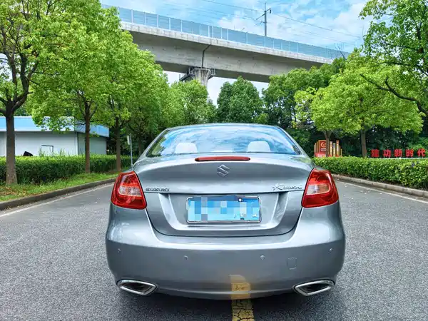 Suzuki Kizashi 2014
