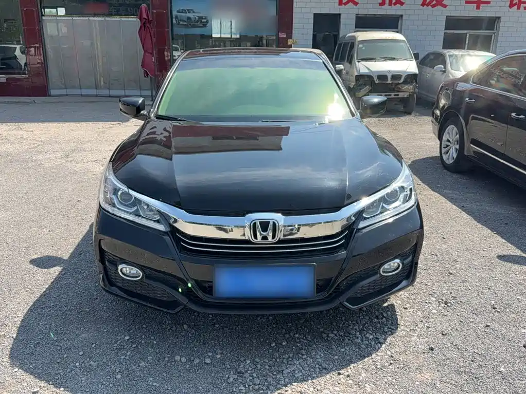 Honda Accord 2018 — фото 3