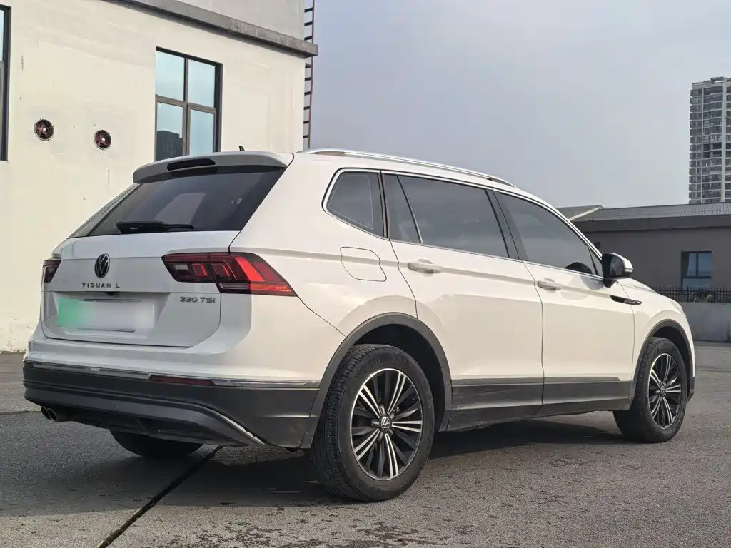Volkswagen Tiguan L 2021 — фото 10