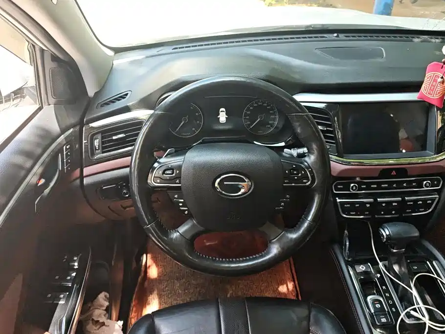 GAC Trumpchi GS8 2018 — фото 15