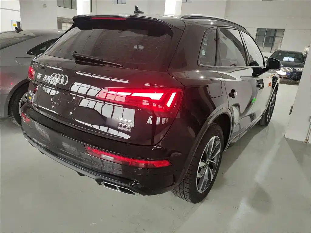Audi Q5L 2025 — фото 7