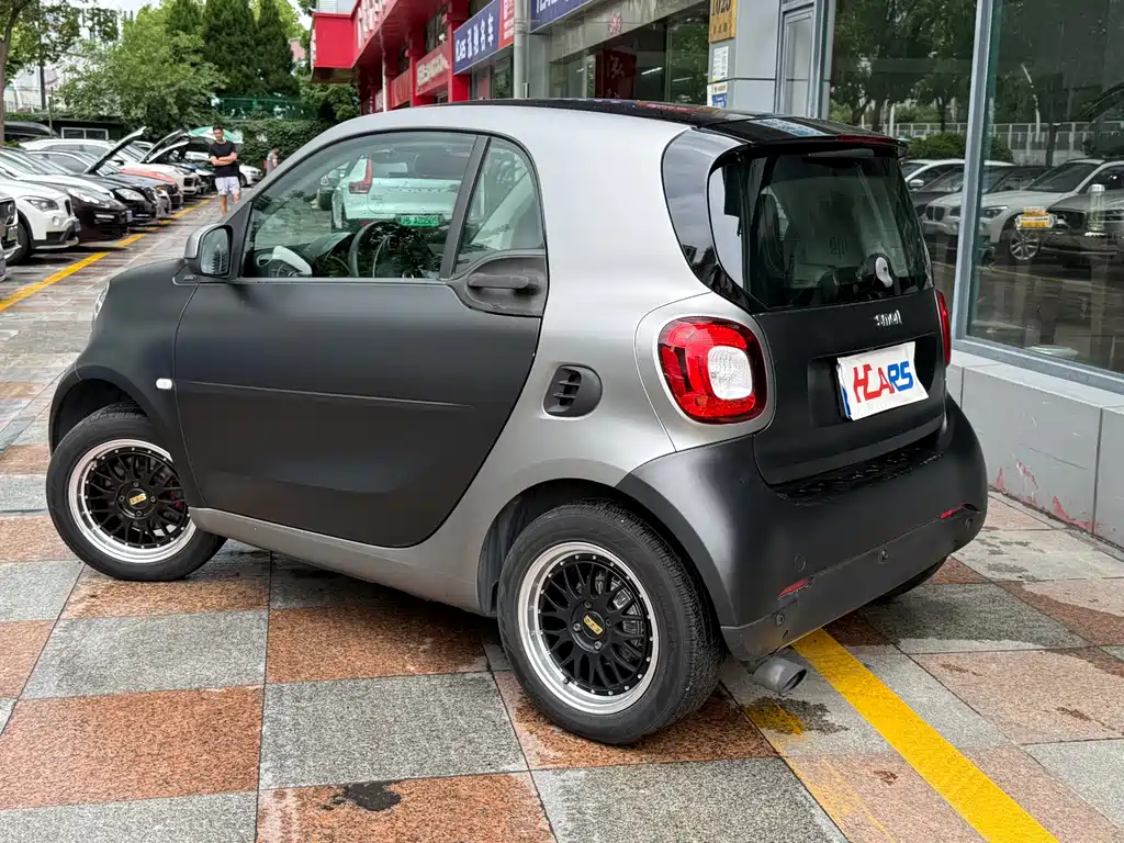 smart Fortwo 2017 — фото 22