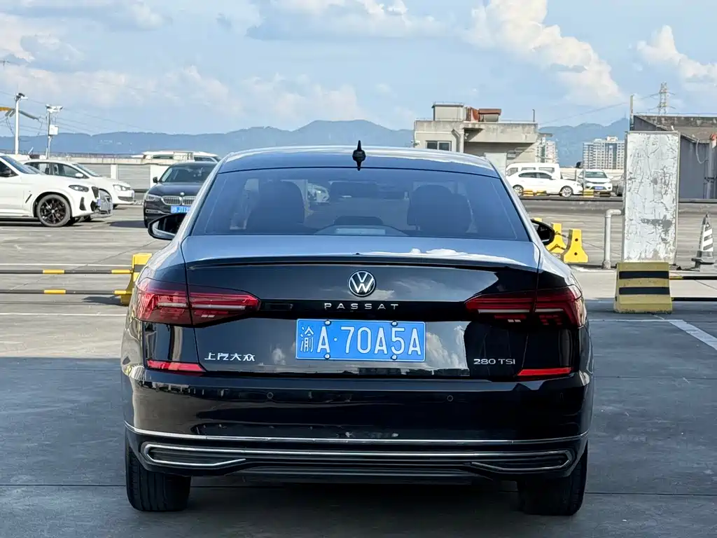 Volkswagen Passat 2021 — фото 17