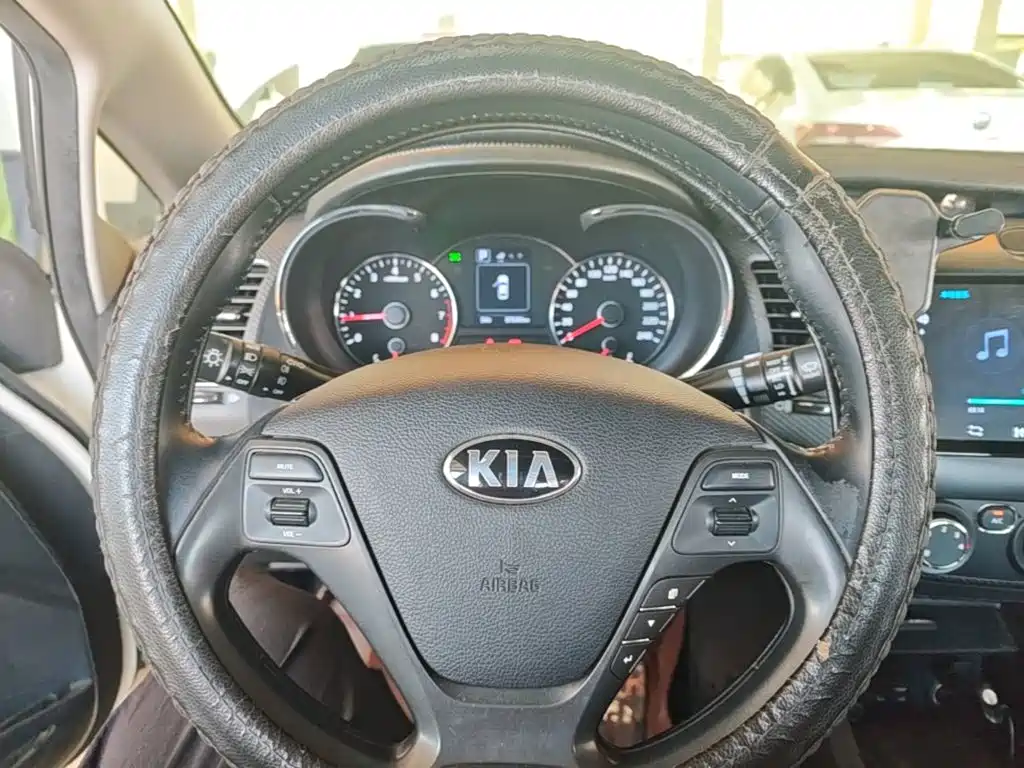 Kia K3 2017 — фото 11