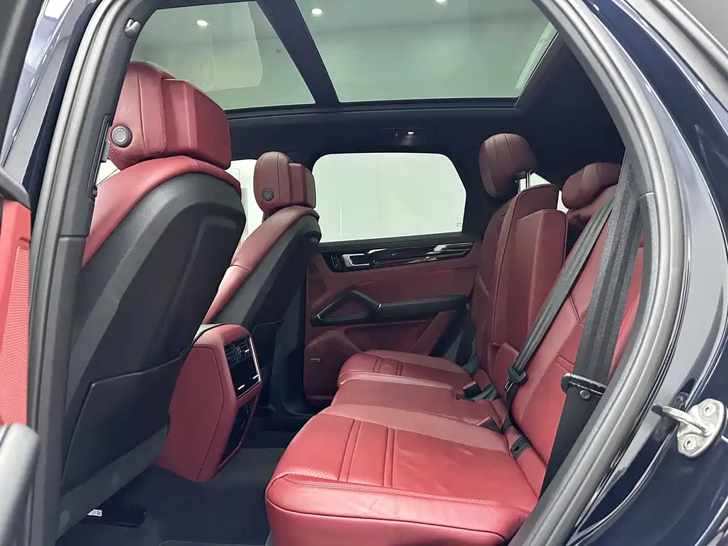 Porsche Cayenne 2019 — фото 10