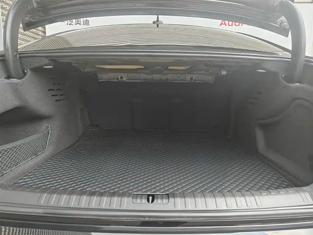 Audi A6L 2023 — фото 17