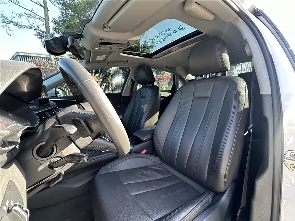 Audi A4L 2018 — фото 12