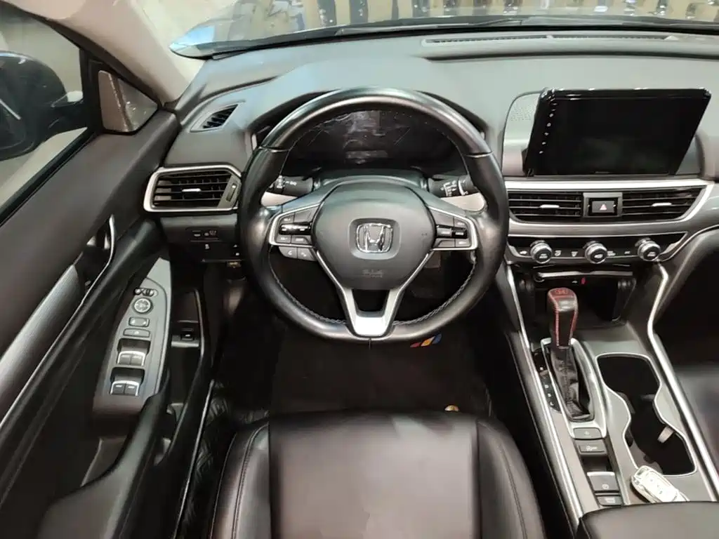 Honda Accord 2021 — фото 17