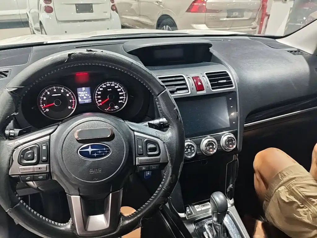 Subaru Forester 2016 — фото 10
