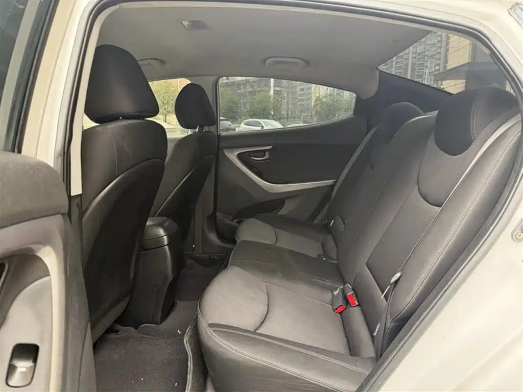 Hyundai Elantra Langdong 2017 — фото 22