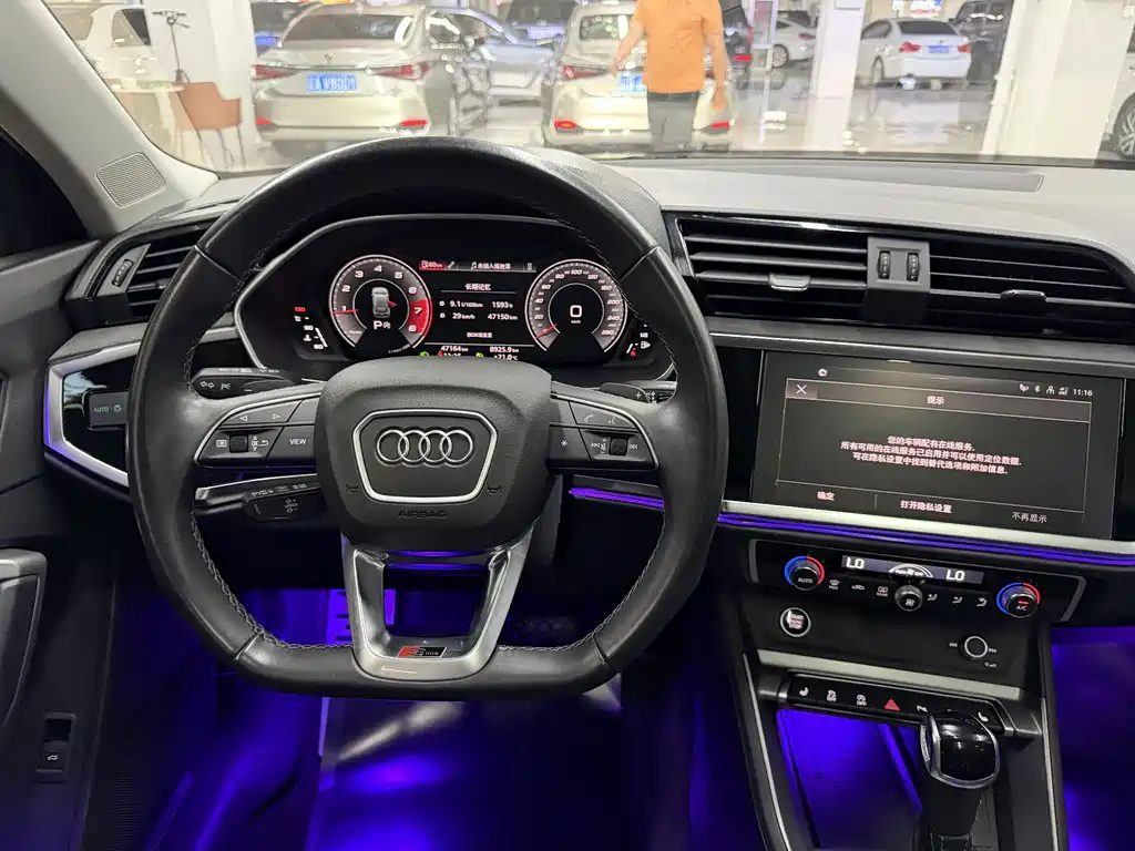 Audi Q3 2023 — фото 16
