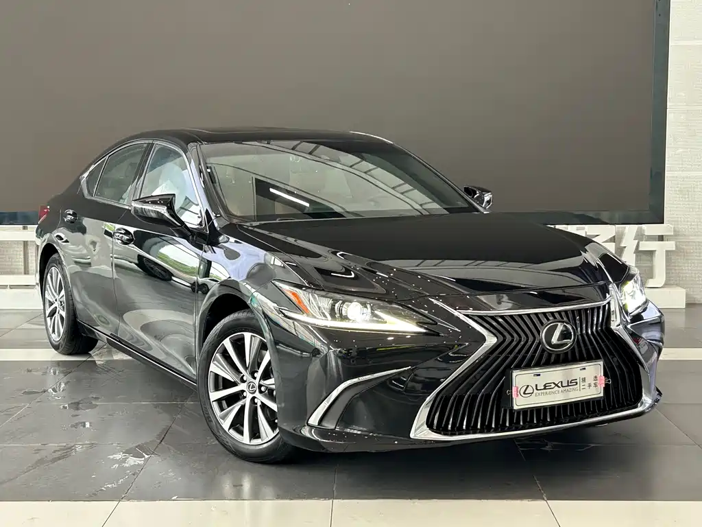 Lexus ES 2018