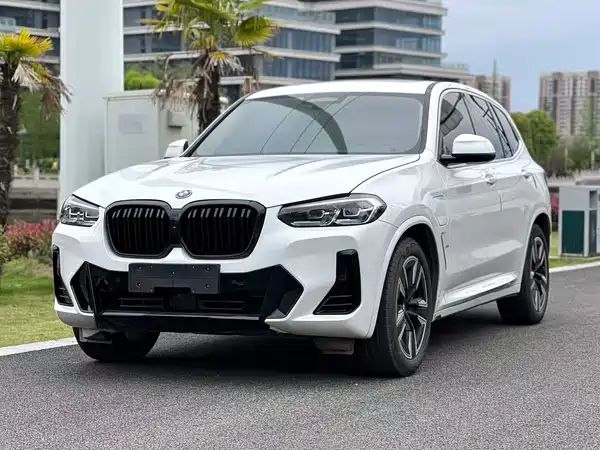 BMW iX3 2023