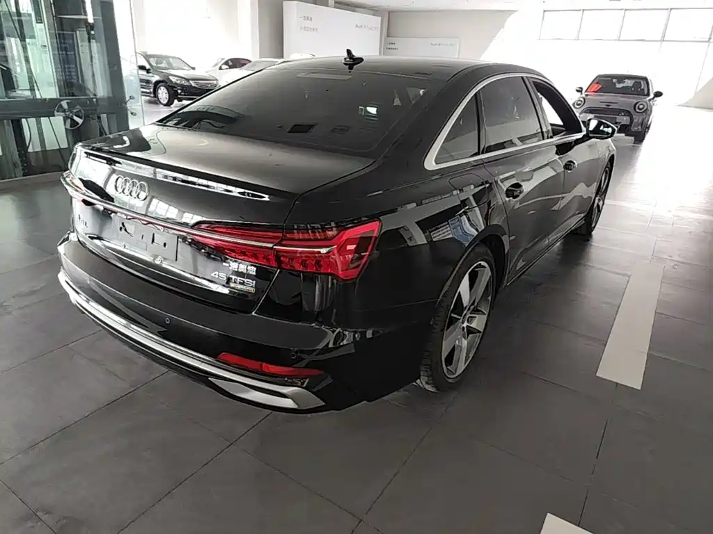 Audi A6L 2022
