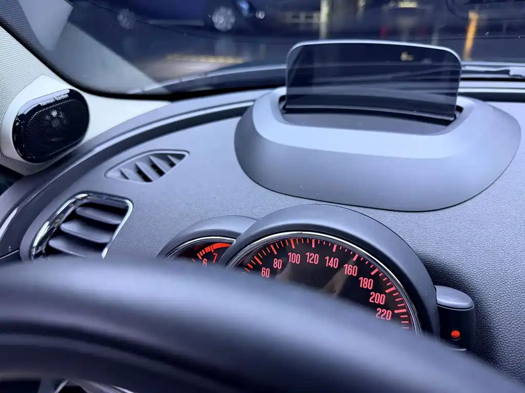 MINI Clubman 2017 — фото 12