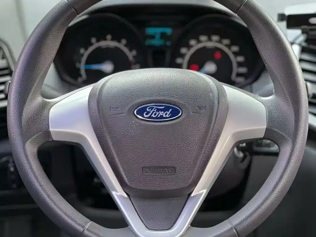 Ford Ecosport 2016 — фото 2