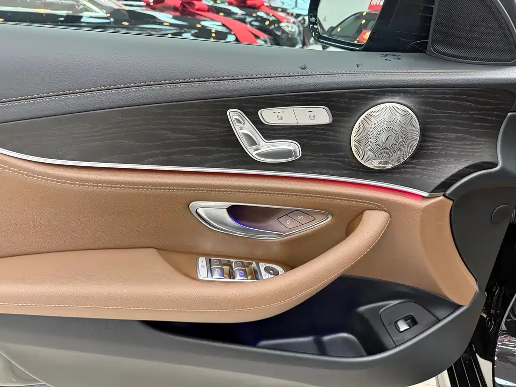 Mercedes-Benz E-Class 2022 — фото 4