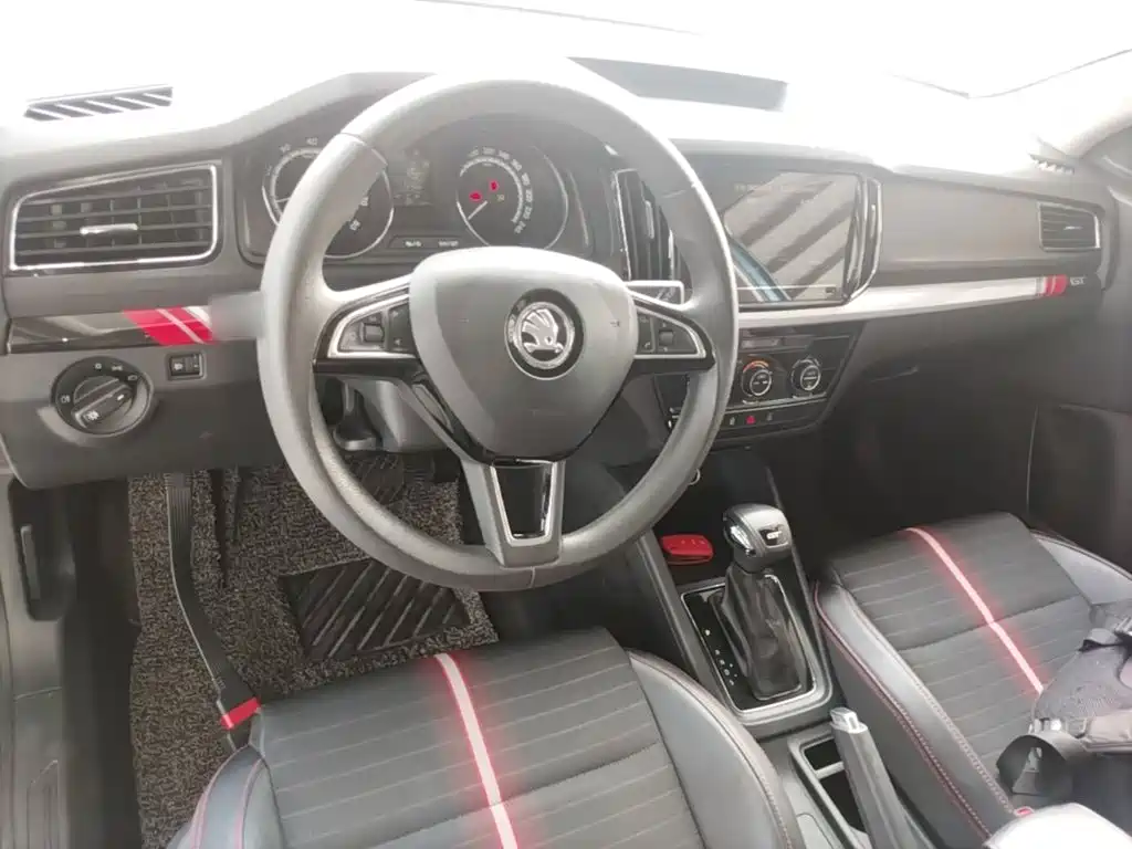 Skoda Kamiq 2020 — фото 10