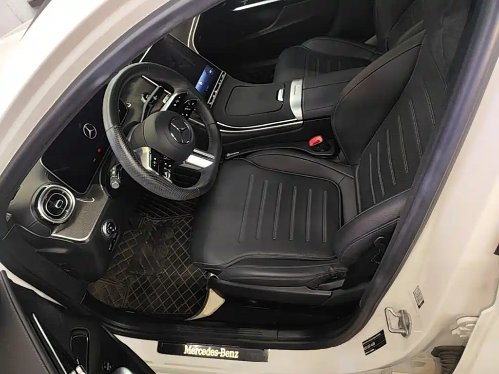 Mercedes-Benz C-Class 2023 — фото 15