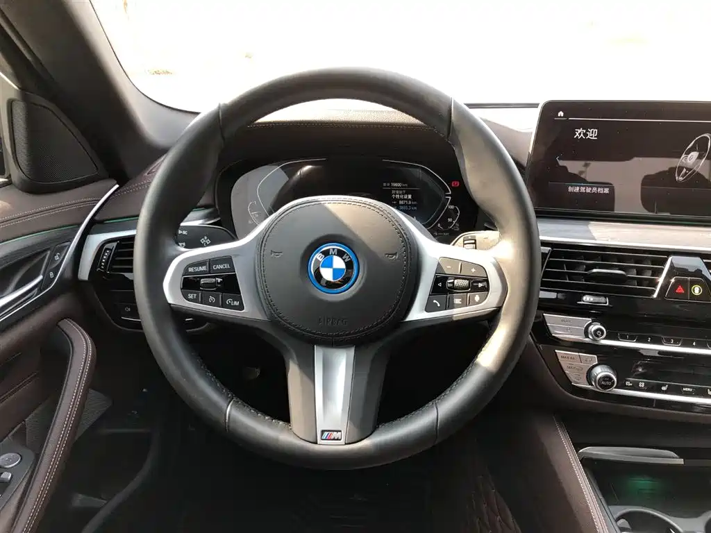 BMW 5 Series New Energy 2024 — фото 9