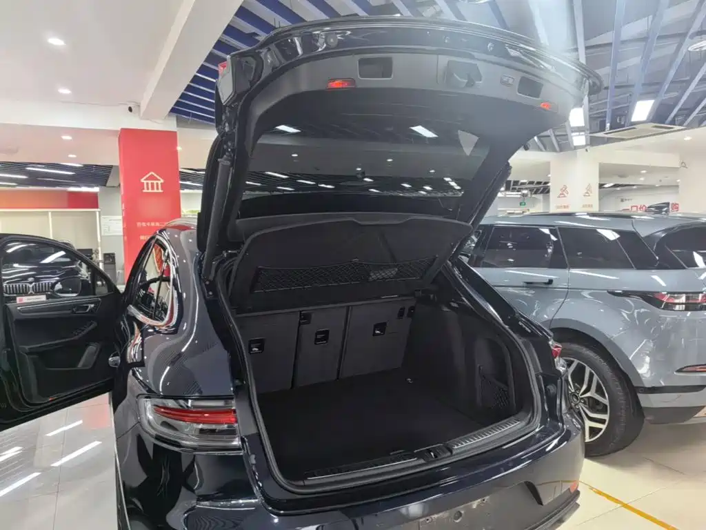 Porsche Macan 2019 — фото 19