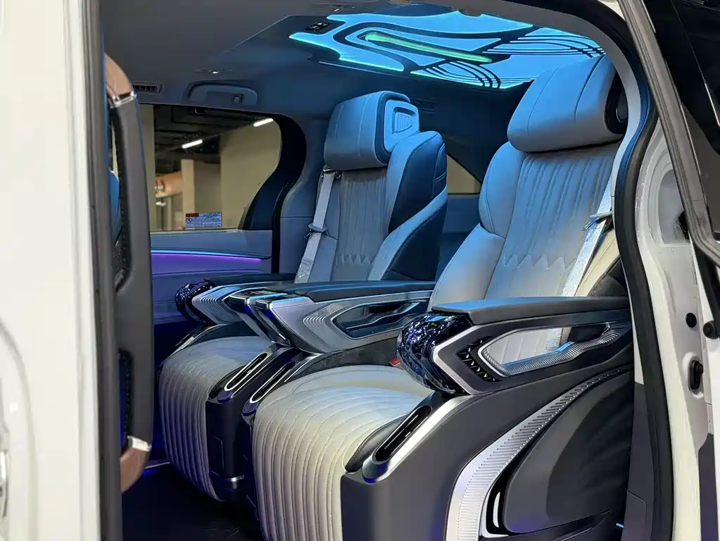 Toyota Sienna 2025