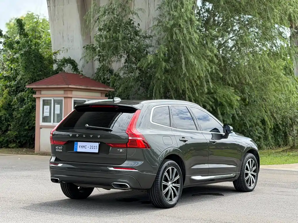 Volvo XC60 2021 — фото 20