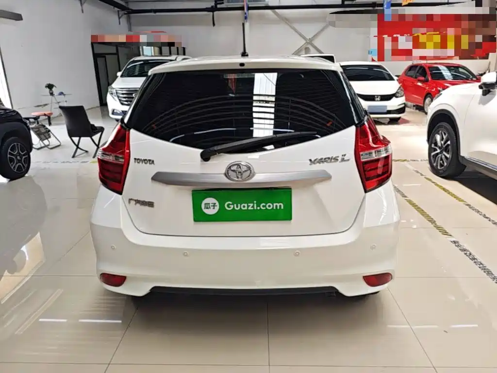 Toyota Yaris L 2021