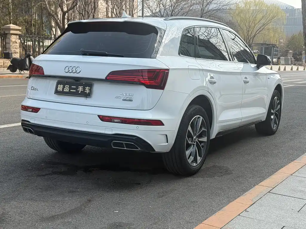 Audi Q5L 2023 — фото 26