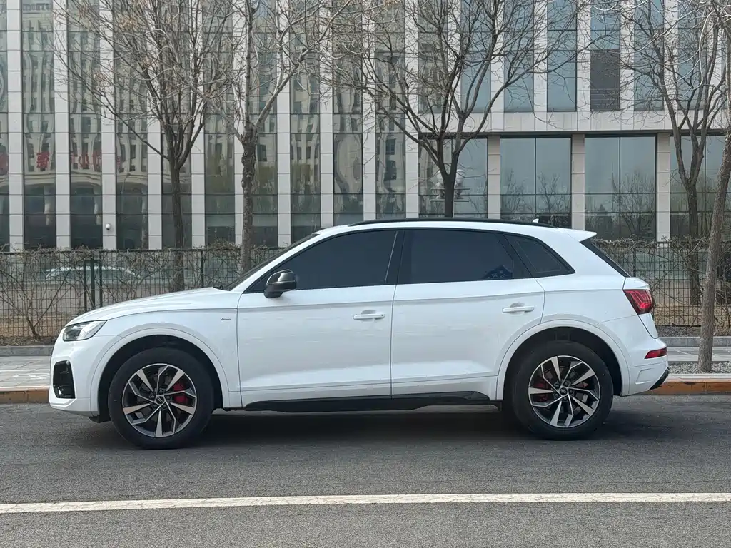 Audi Q5L 2023 — фото 5