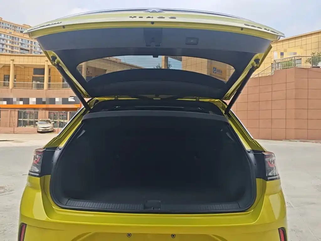 Volkswagen T-Roc 2023 — фото 19
