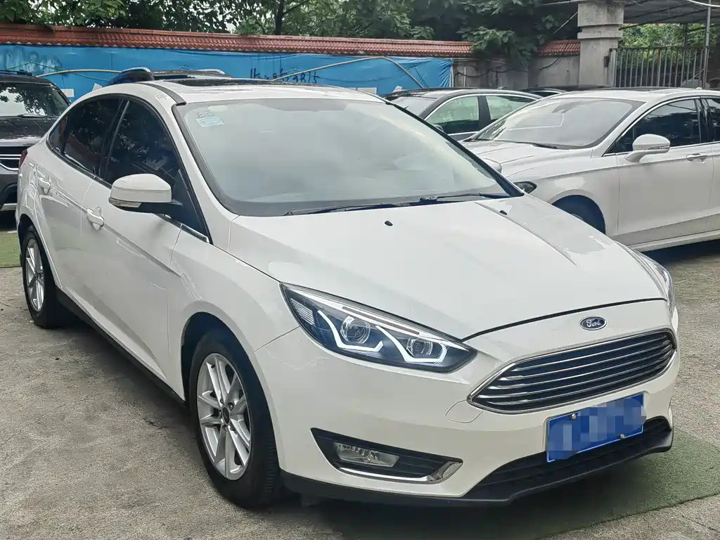 Ford Focus 2017 — фото 10