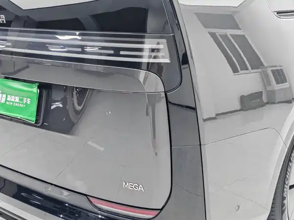 Li Auto MEGA 2024