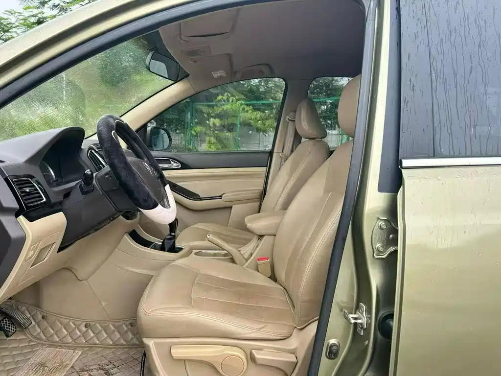 Baojun 730 2014