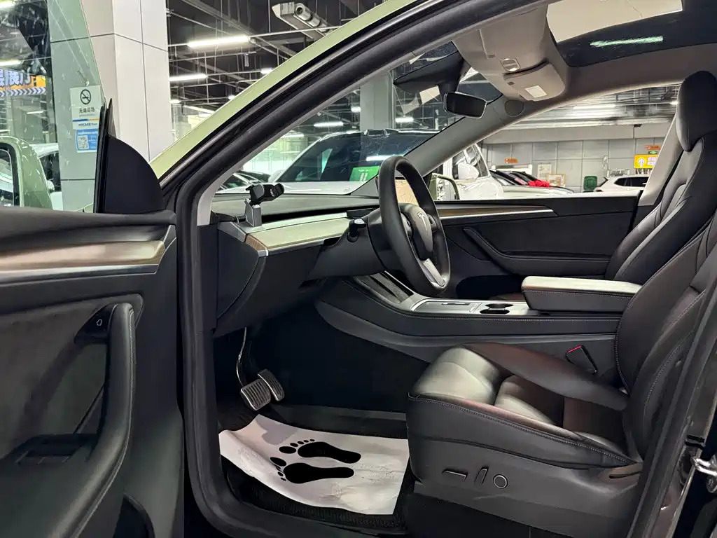 Tesla Model Y 2022 — фото 6