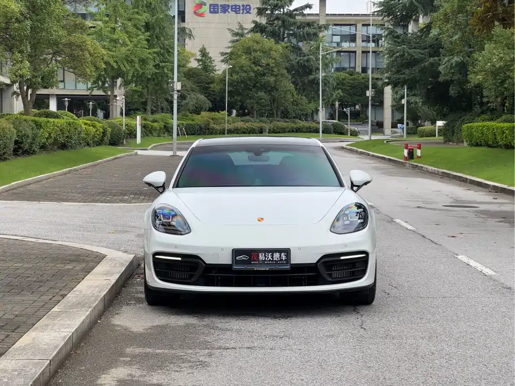 Porsche Panamera 2022