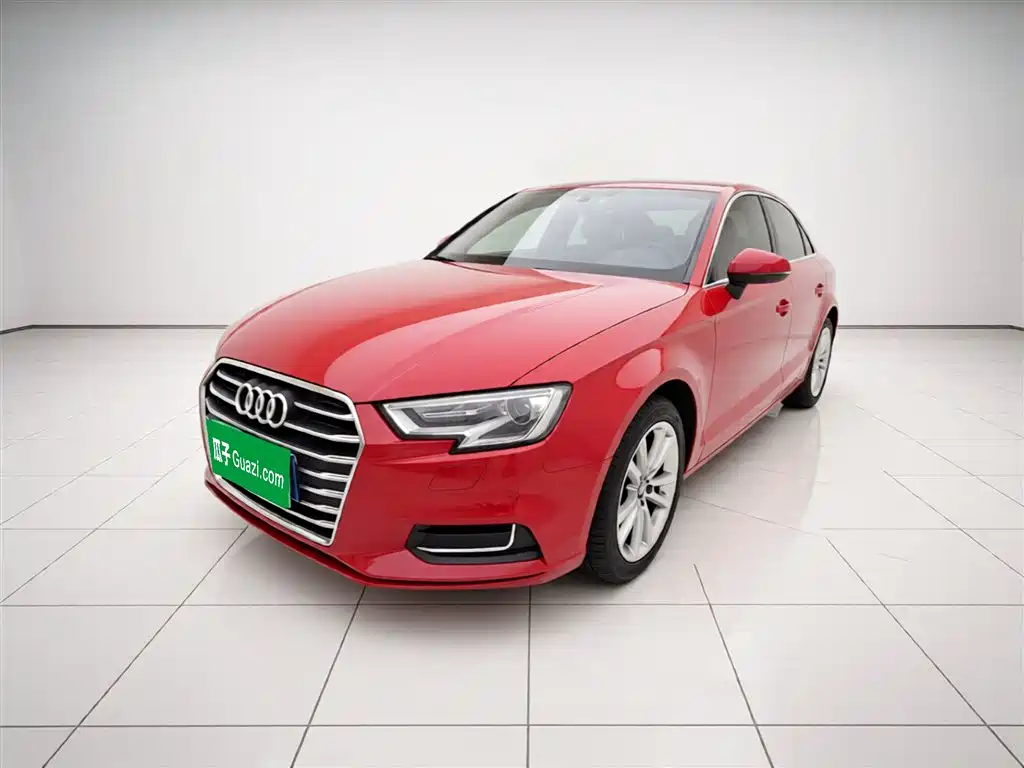 Audi A3 2019 — фото 2