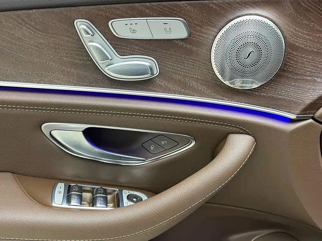 Mercedes-Benz E-Class 2022 — фото 19