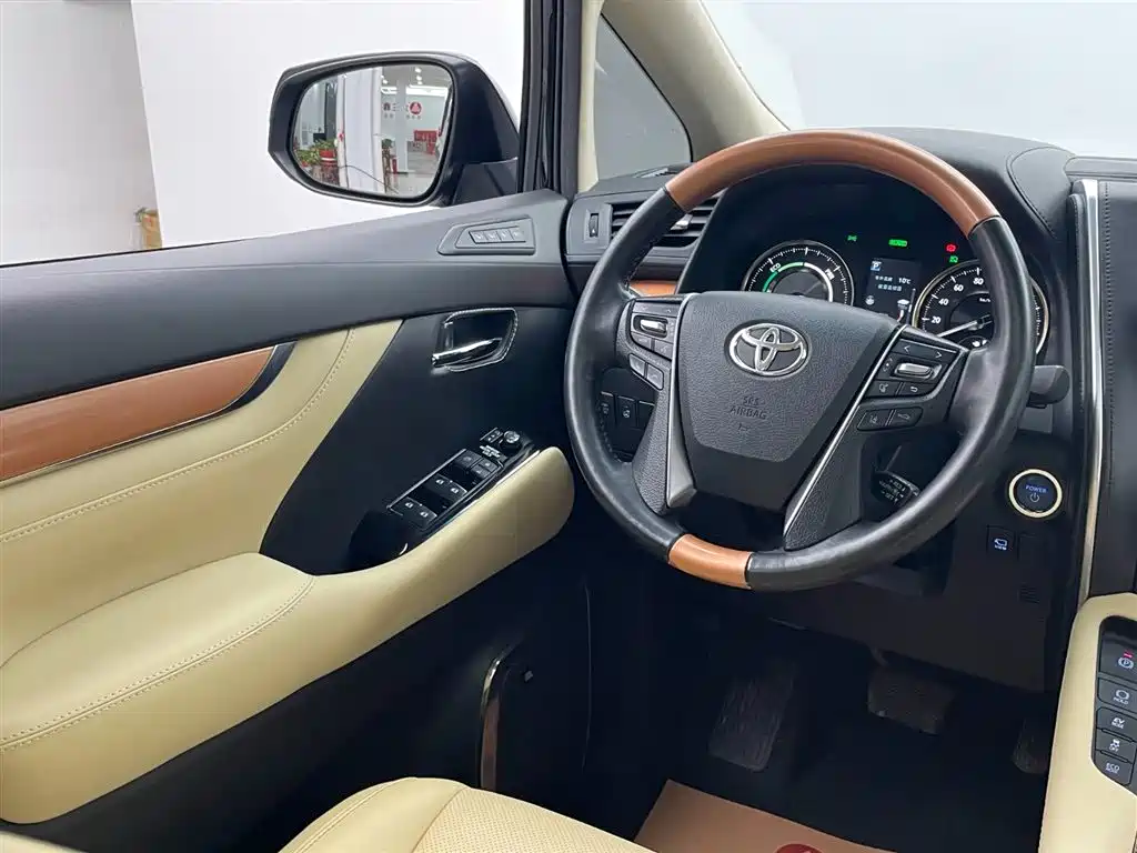 Toyota Alphard 2020 — фото 35