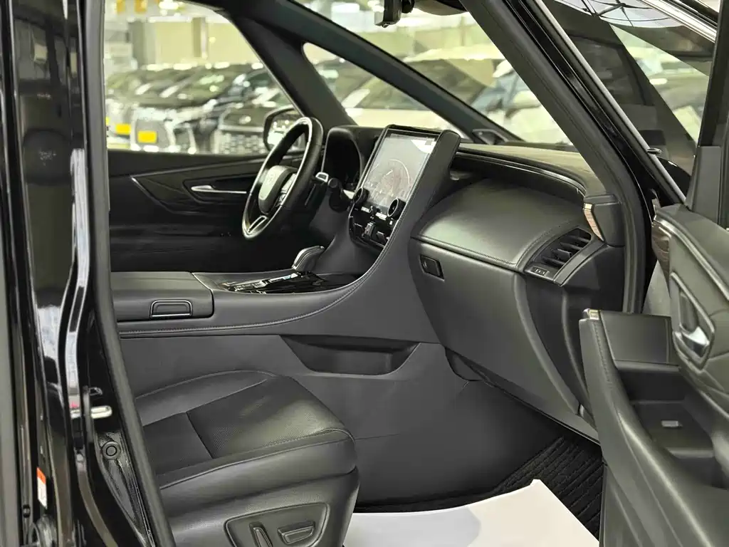 Toyota Alphard 2024 — фото 22