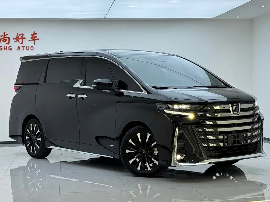 Toyota Vellfire 2024 — фото 3